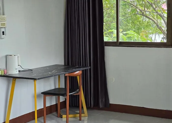 Srinn House, 3*