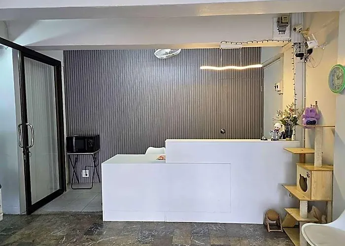 Srinn House, Hotel 3*