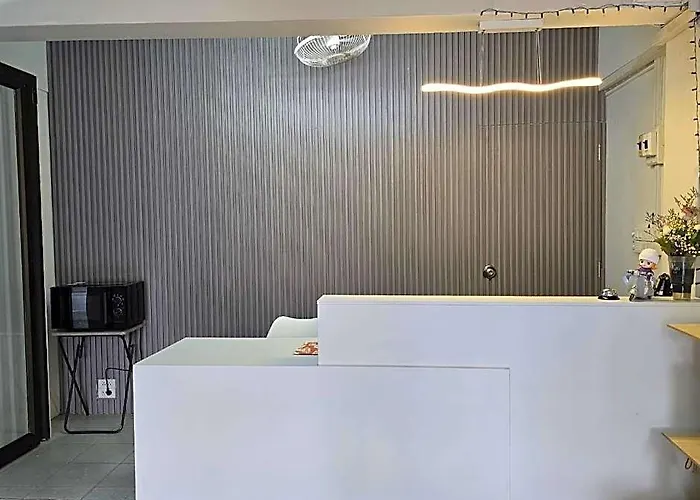 Srinn House, Hotel 3*