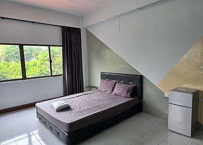 Srinn House, 3*